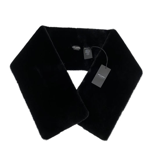 Cachecol Saint Laurent de Pelo Preto