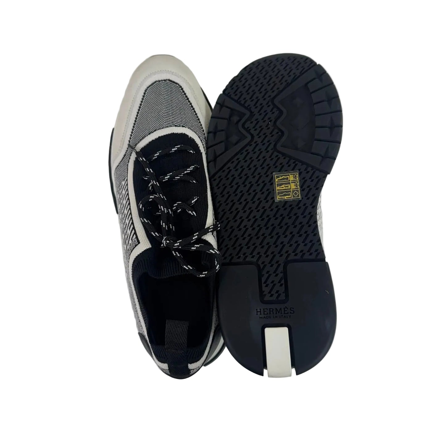 Tenis Hermes Tecido Preto e Branco Tam 37,5 BR