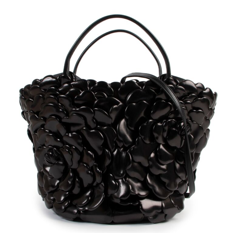 Bolsa Valentino Garavani 03 Rose Edition Atelier Bucket Preta