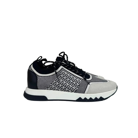 Tenis Hermes Tecido Preto e Branco Tam 37,5 BR