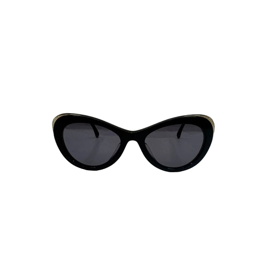 Óculos Chanel Preto Detalhe Dourado