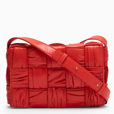 Bolsa Bottega Veneta Cassette Plissada Vermelha