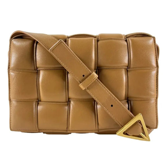 Bolsa Bottega Veneta Cassete Marrom Média