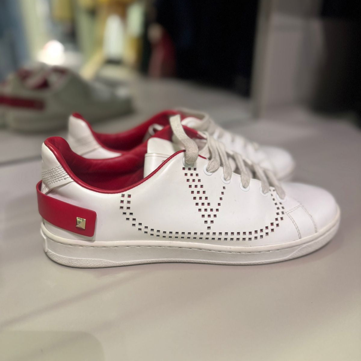 Tenis Valentino Branco e Vermelho Tam 35,5 Br