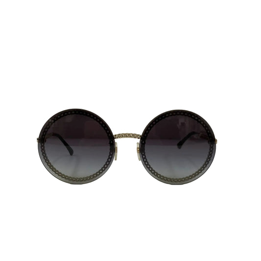 Óculos Chanel Preto Redondo Detalhe Ferragem