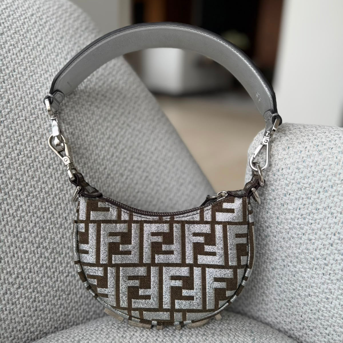Bolsa Fendi Fendigraphy Mini Cinza