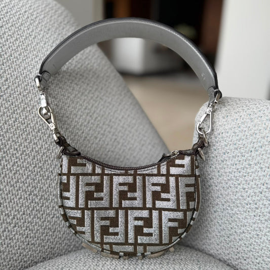 Bolsa Fendi Fendigraphy Mini Cinza