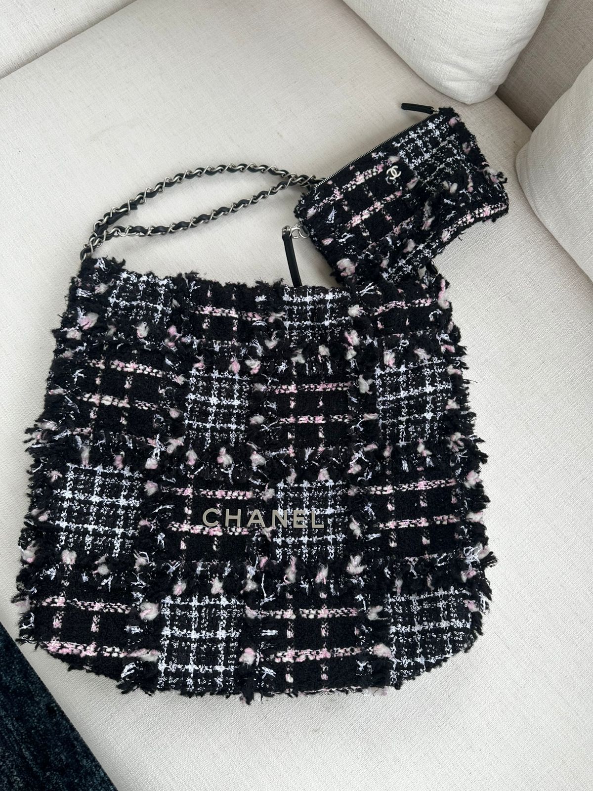 Bolsa Chanel 22 Tweed Preta