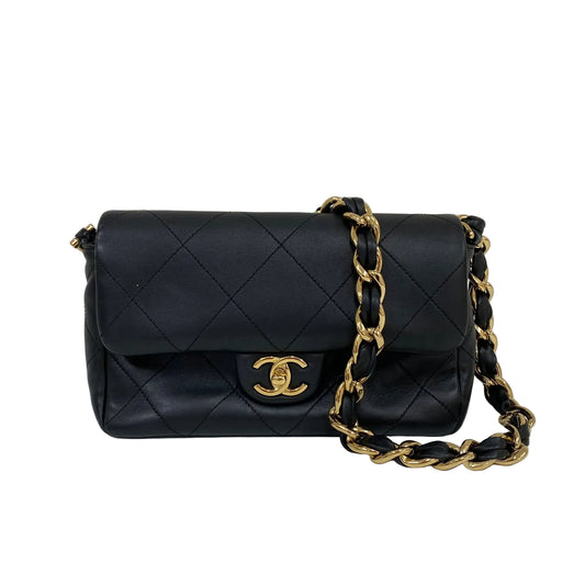 Bolsa Chanel Preta Ferragem Dourada