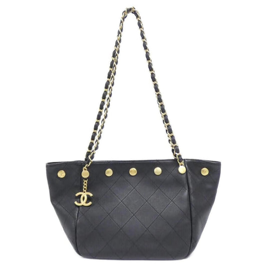 ⁠Bolsa Chanel Studded Shoulder Preta