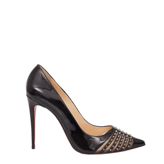 ⁠Scarpin Louboutin com Spike Tam. 38 Br