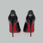 ⁠Scarpin Louboutin com Spike Tam. 38 Br