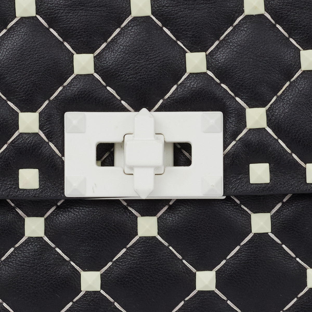 Bolsa Valentino Roman Stud Preta