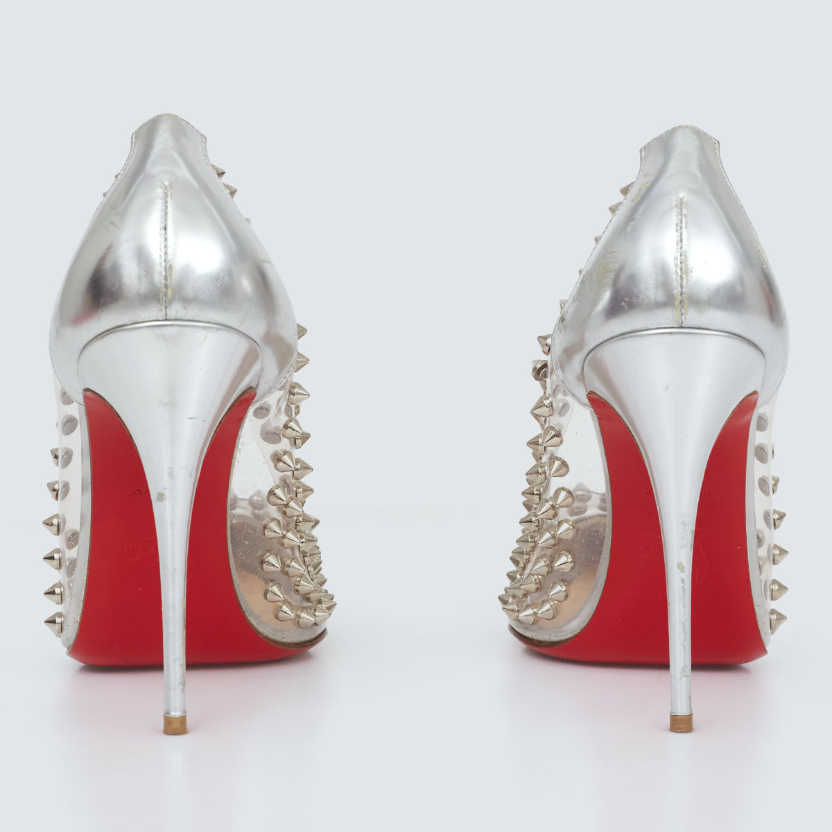 Scarpin Christian Louboutin Prata Tam. 36 BR