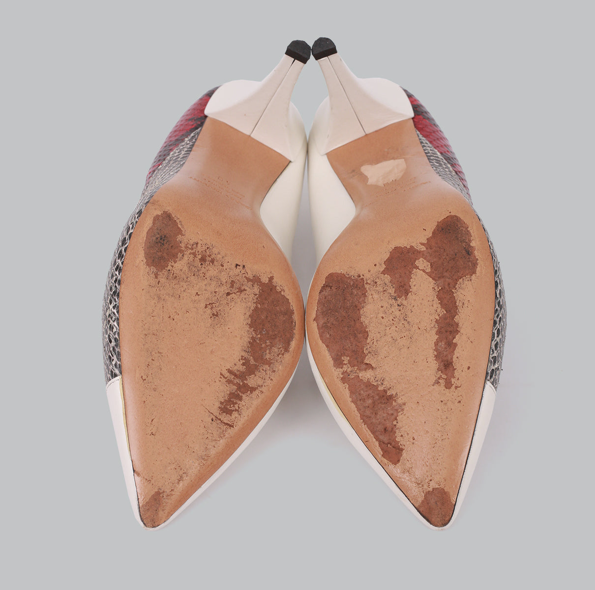 Scarpin Isabel Marant Branco e Animal Print TAM. 38 BR