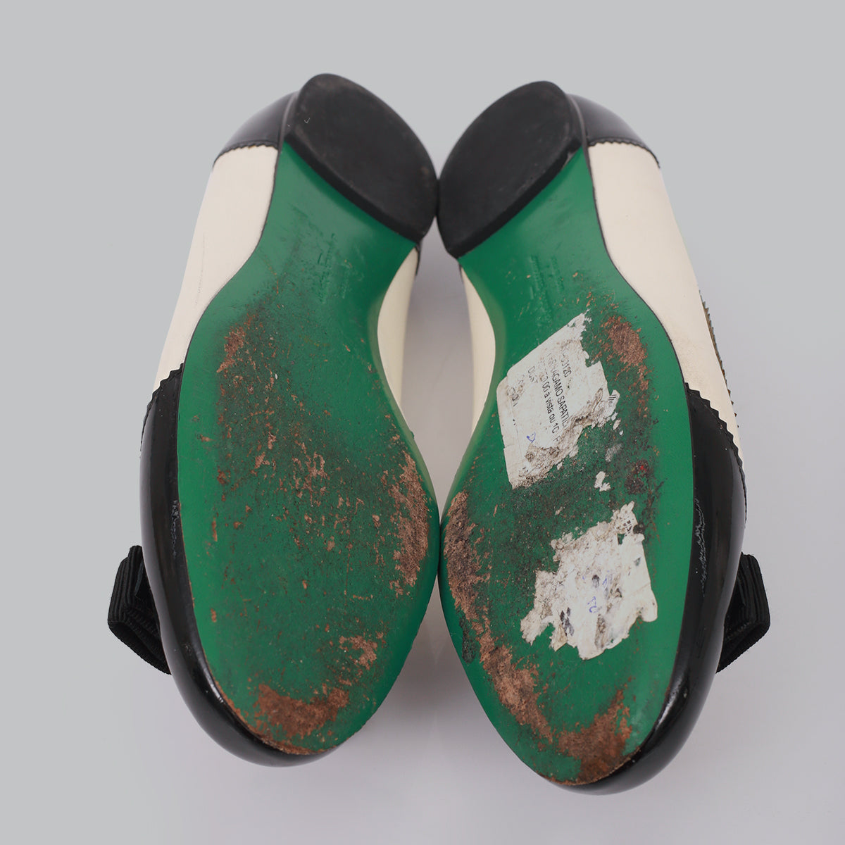 Sapatilha Ferragamo Off White TAM. 36 BR