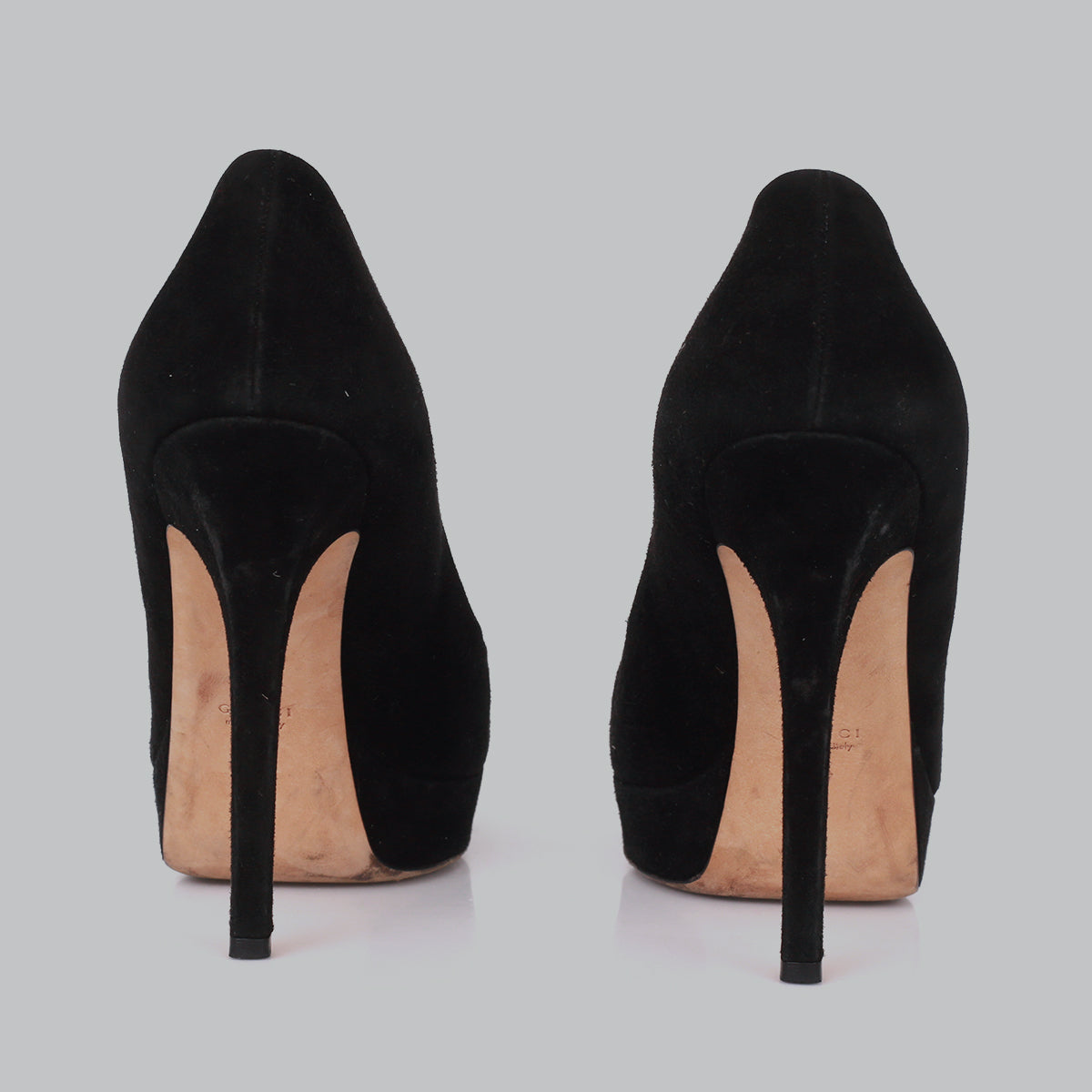 ⁠Scarpin Gucci Camurça Preto TAM. 35 BR