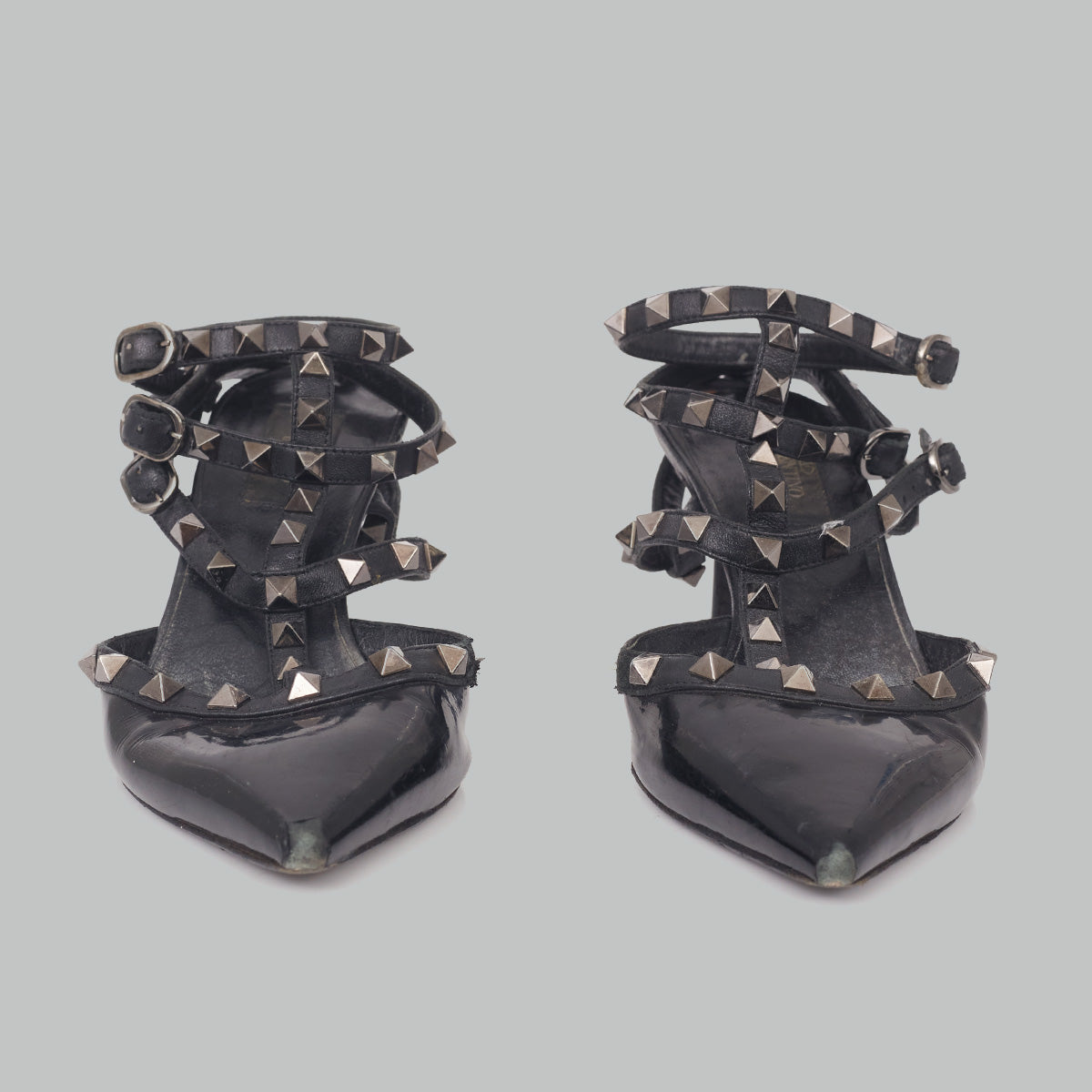 Sapato Valentino Preto com Studs TAM. 36 BR