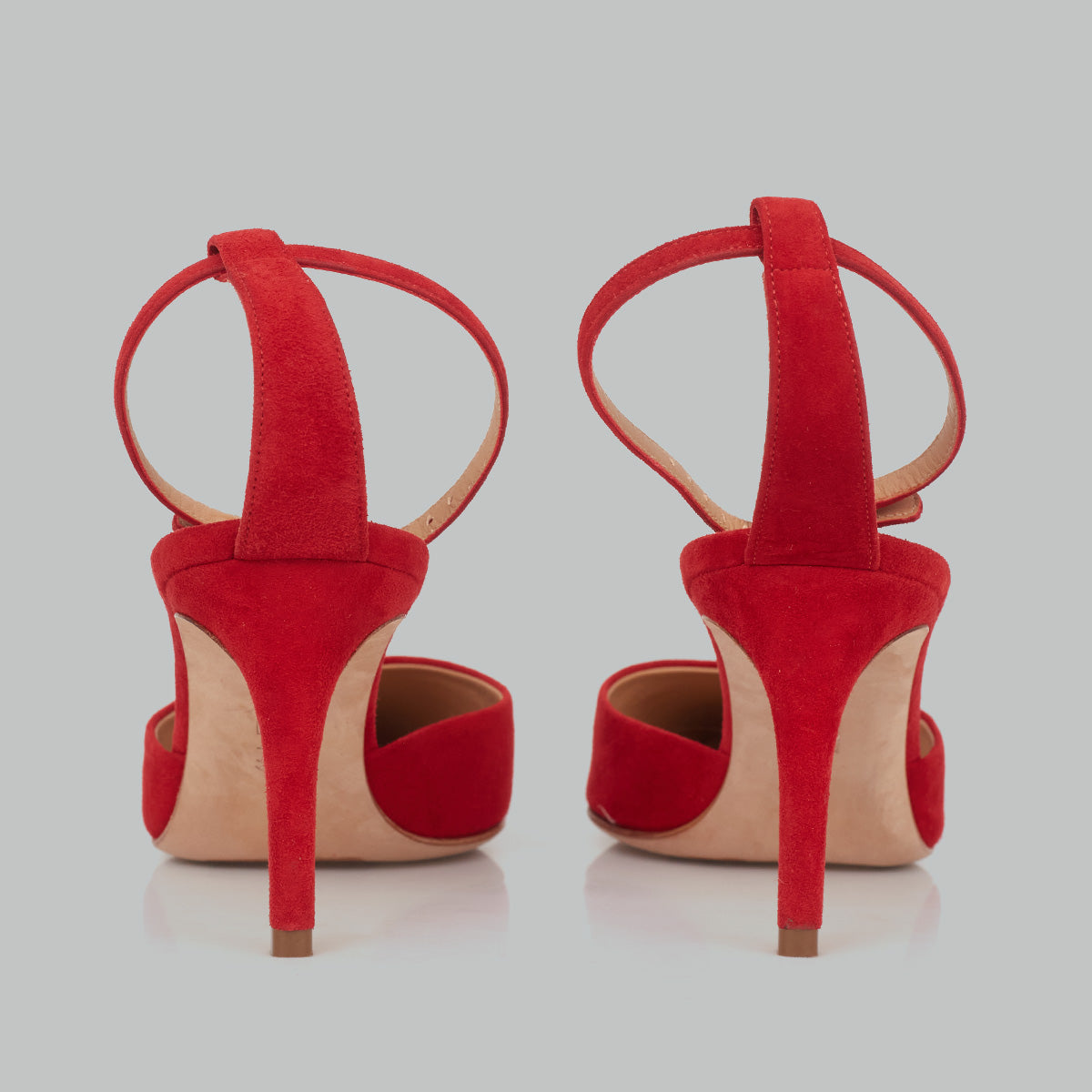 ⁠Scarpin Ferragamo Vermelho Tam. 37 Br