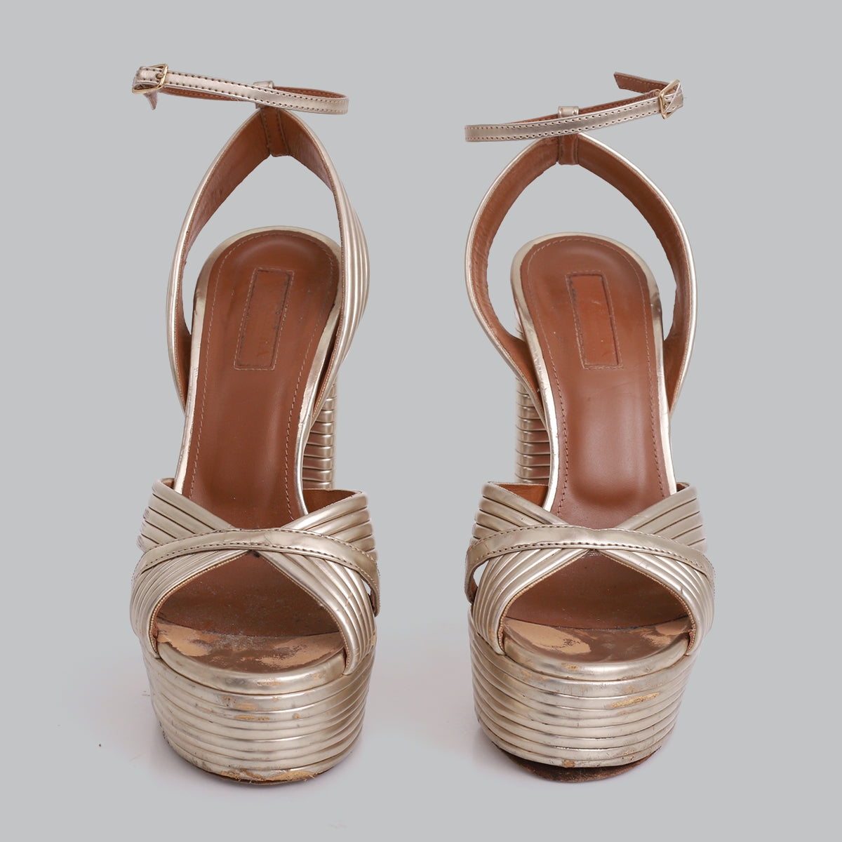 Sandália Metalizada Champanhe Aquazzura TAM. 34,5 BR