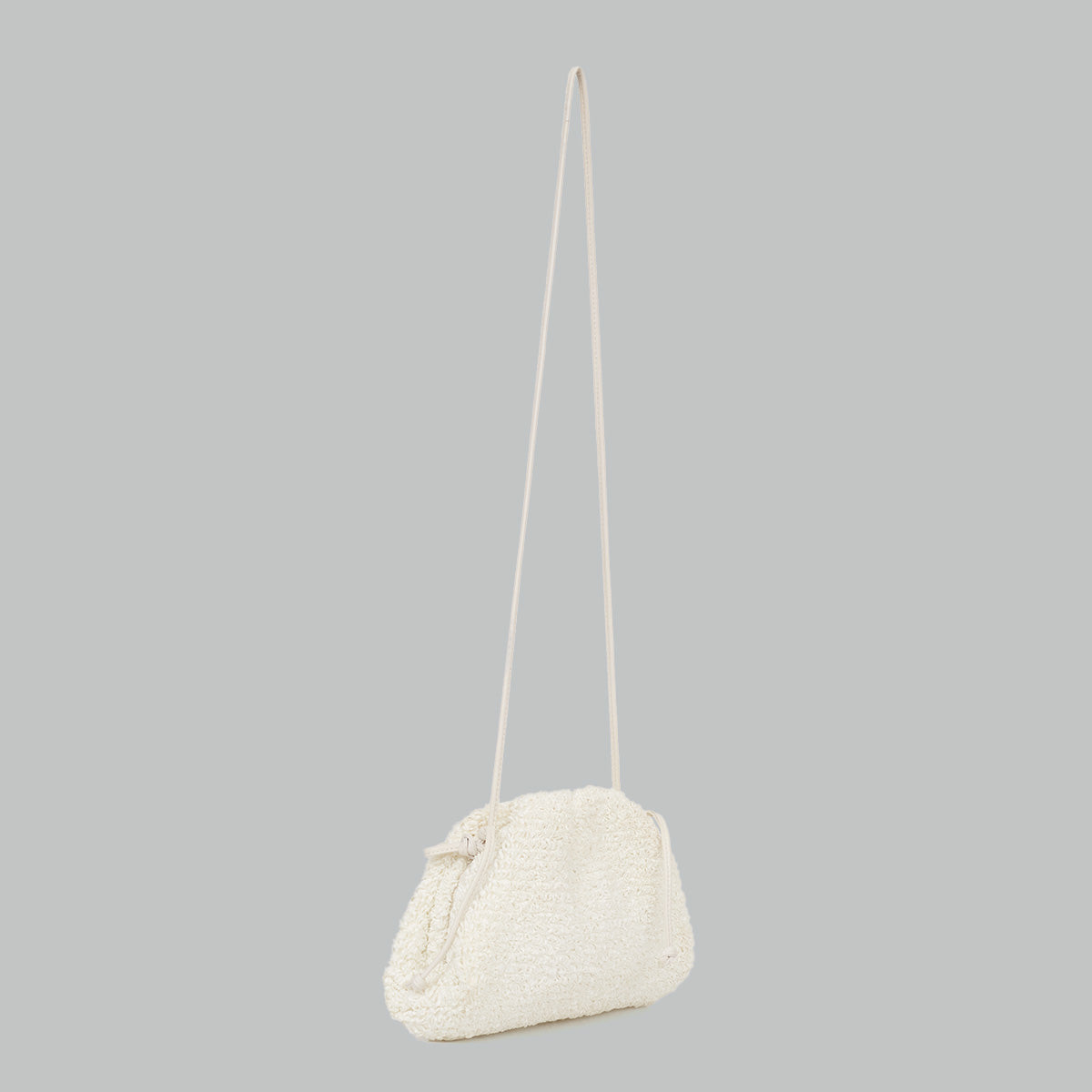 Bolsa Bottega Veneta Mini Pouch Curly Raffia Branca