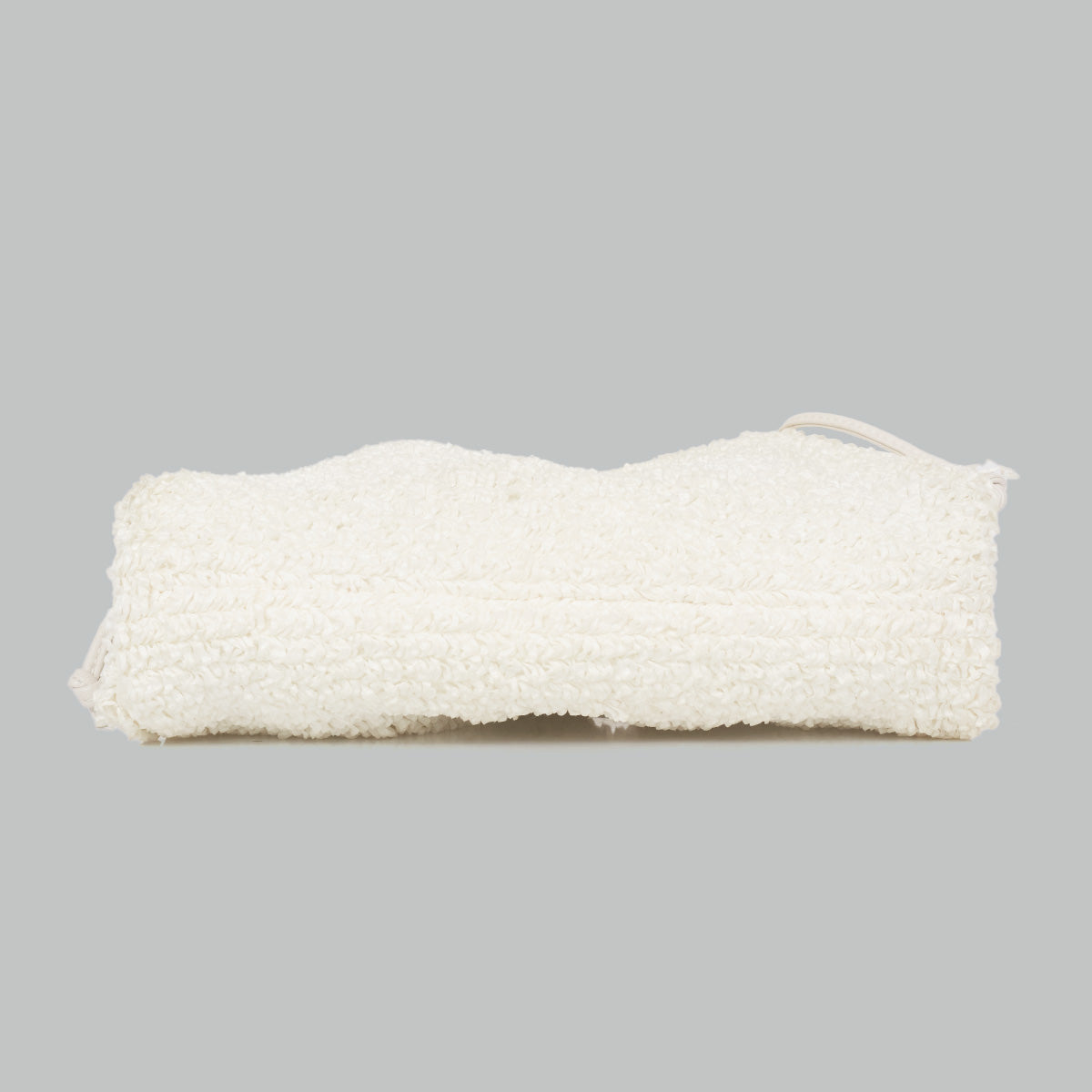 Bolsa Bottega Veneta Mini Pouch Curly Raffia Branca