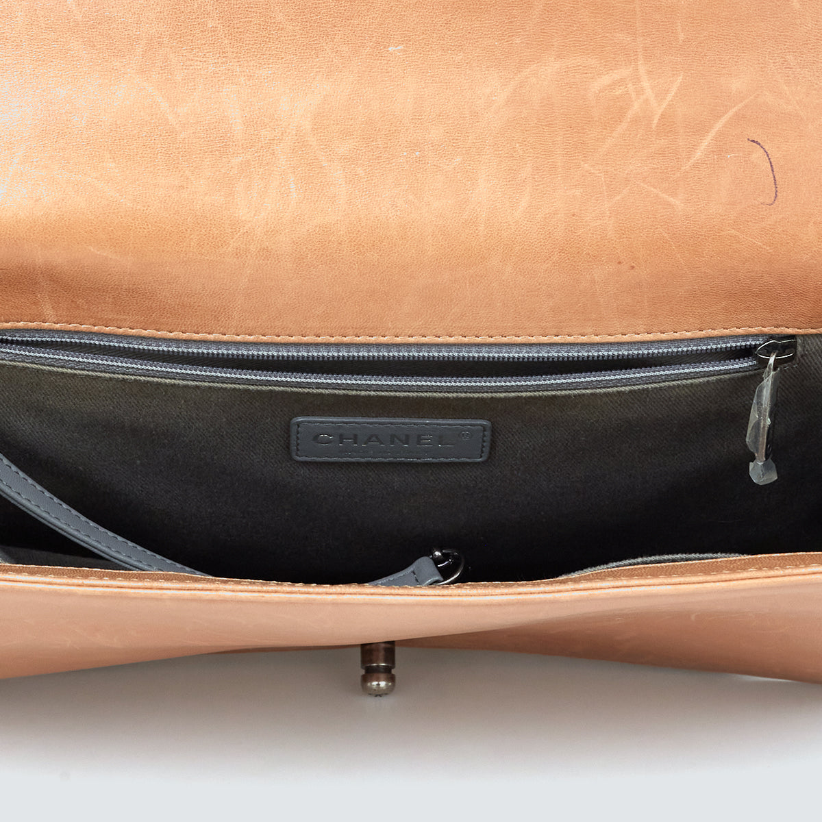 Bolsa Chanel Boy Flap Large Caramelo