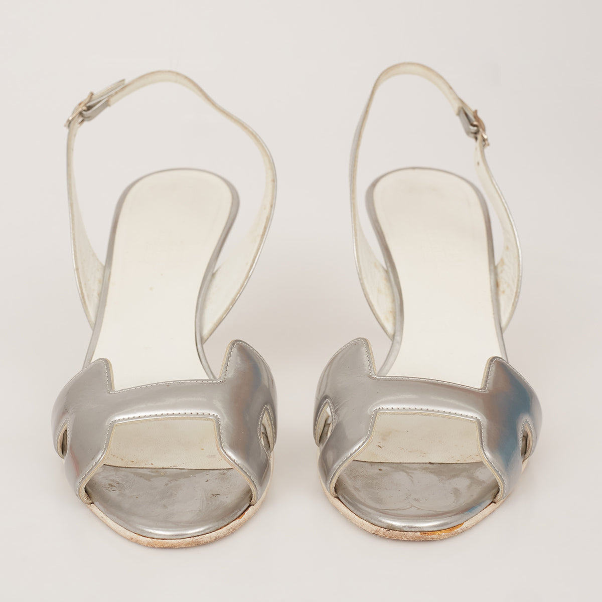 Sandália Hermès Oásis Slingback Prateada Tam. 35,5 Br