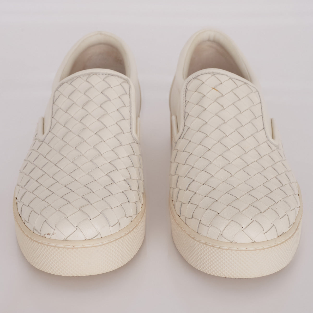 Tênis Bottega Veneta Slip On Off-White Tam. 37 Br
