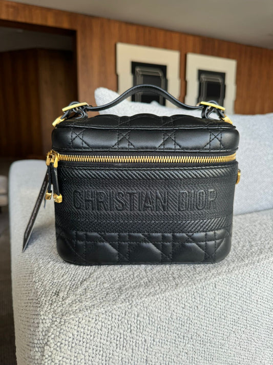 ⁠Bolsa Christian Dior Travel Vanity Preta