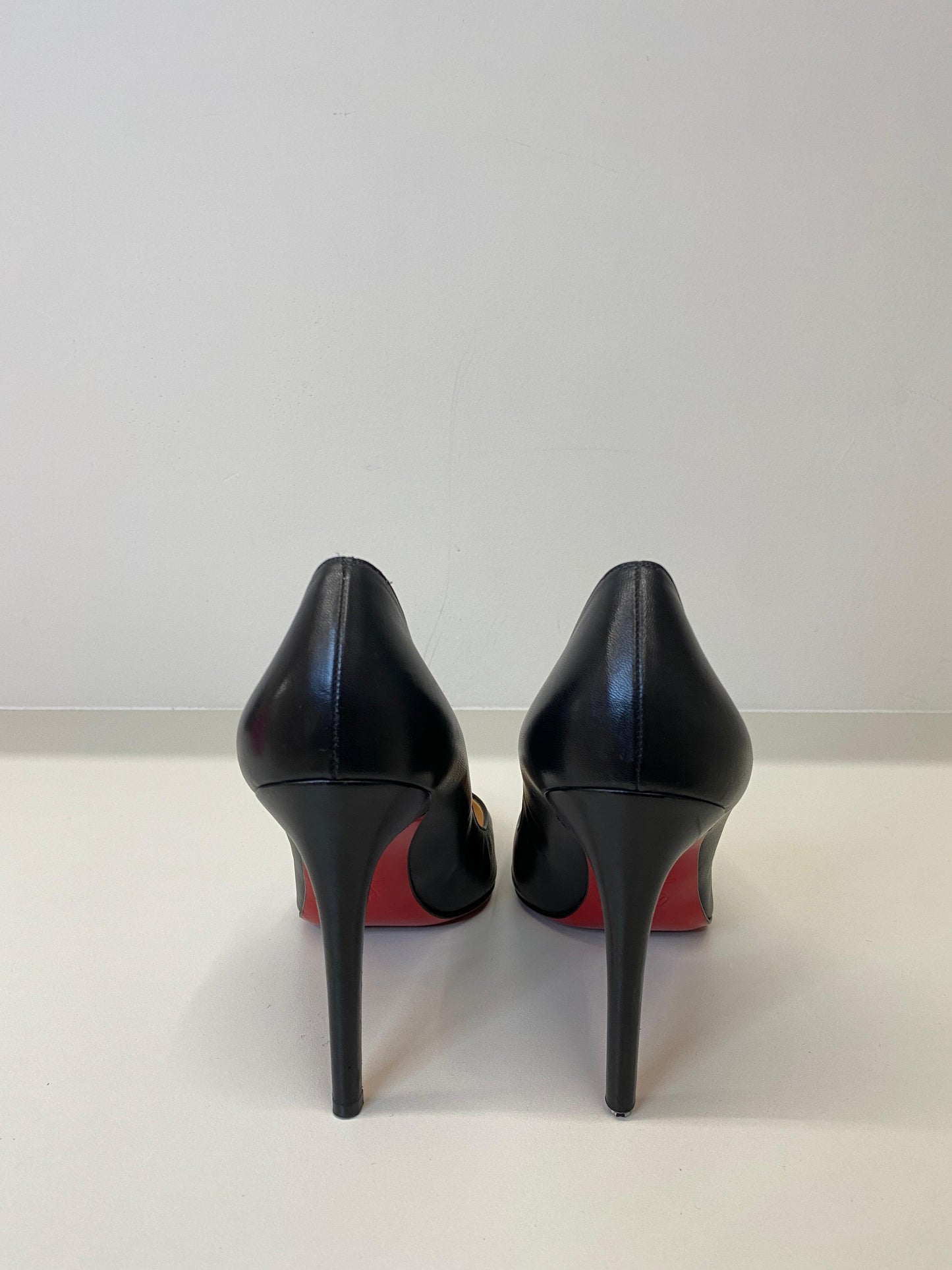 Scarpin Christian Louboutin Preto TAM. 39 BR