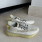 Tênis Adidas Yeezy Off-White Tam. 39 Br