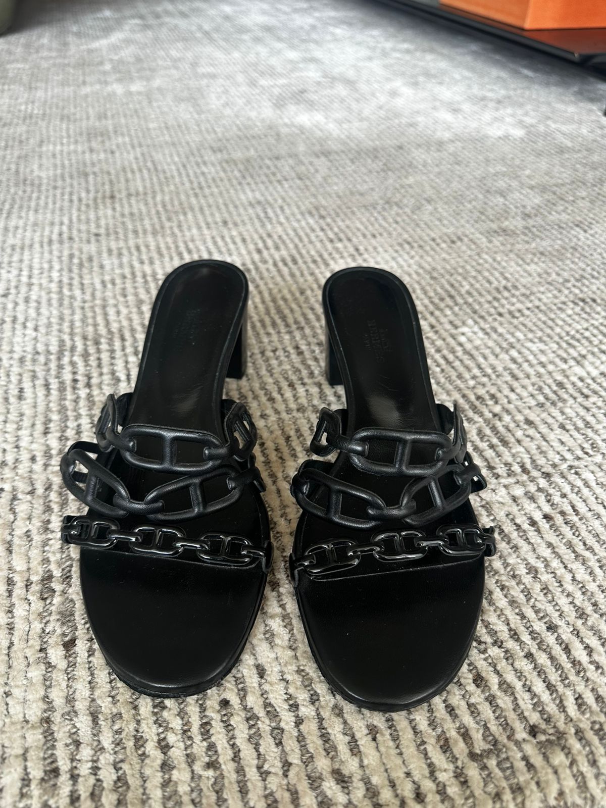 Sandália Hermès Tandem Slide Preta Tam. 37 Br