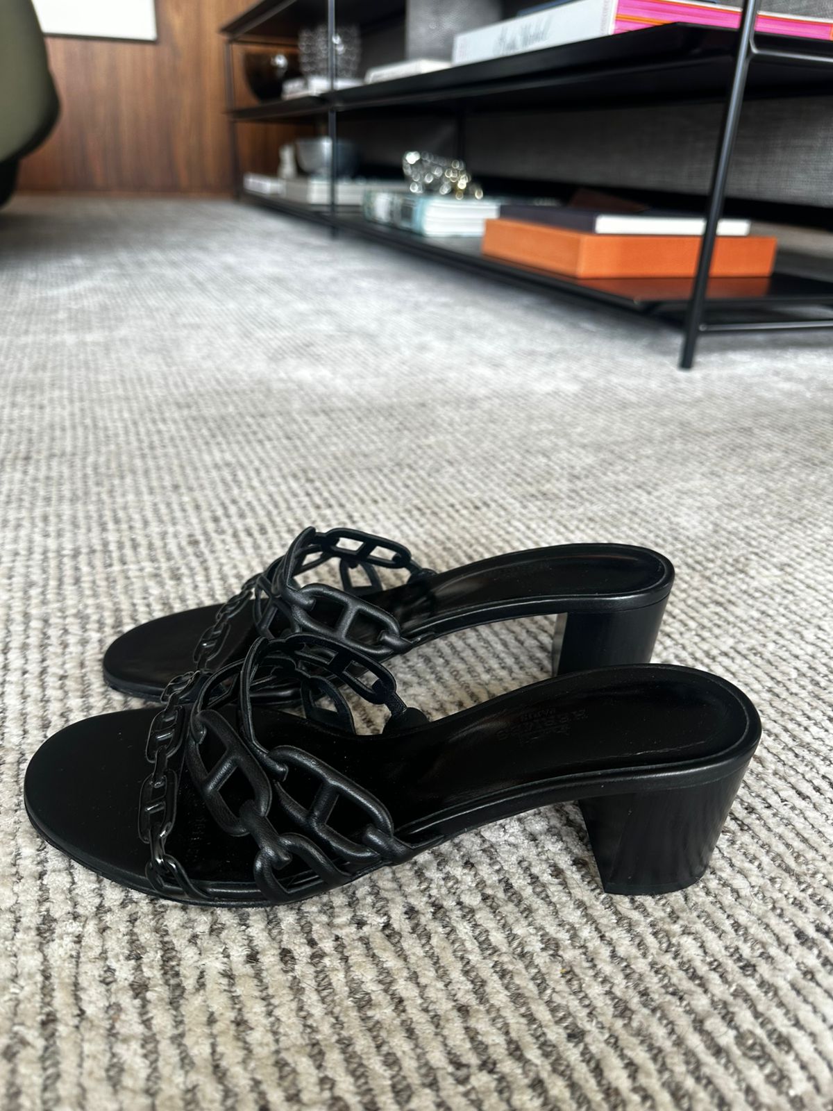 Sandália Hermès Tandem Slide Preta Tam. 37 Br