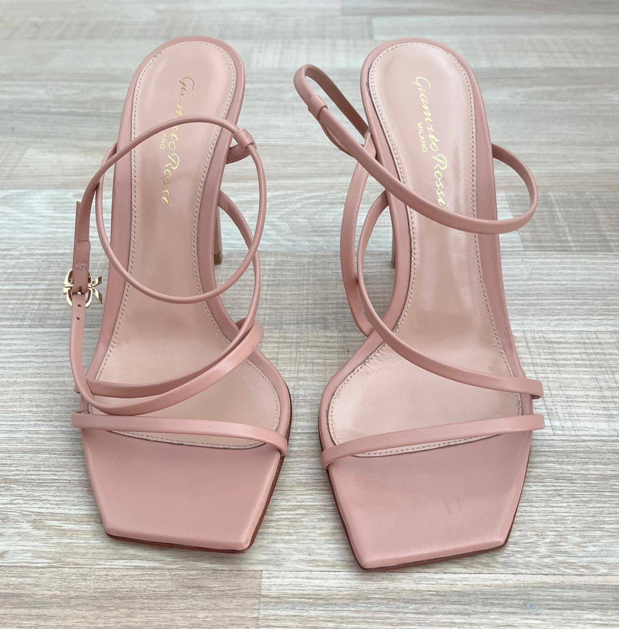 Sandália Gianvito Rossi Tiras Nude Tam. 35,5 BR