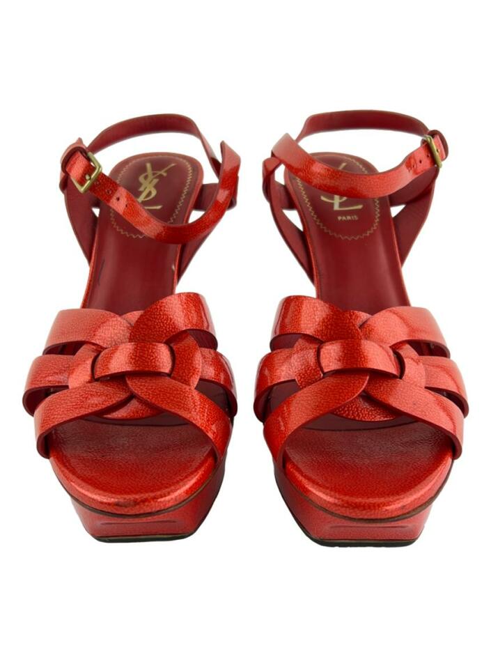 Sandália Saint Laurent vermelha Tam. 34 BR