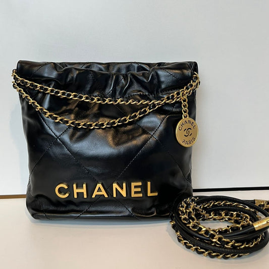 Bolsa Chanel 22 Mini Bag preta