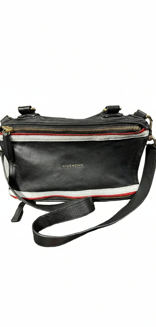 Bolsa Givenchy em couro Preta