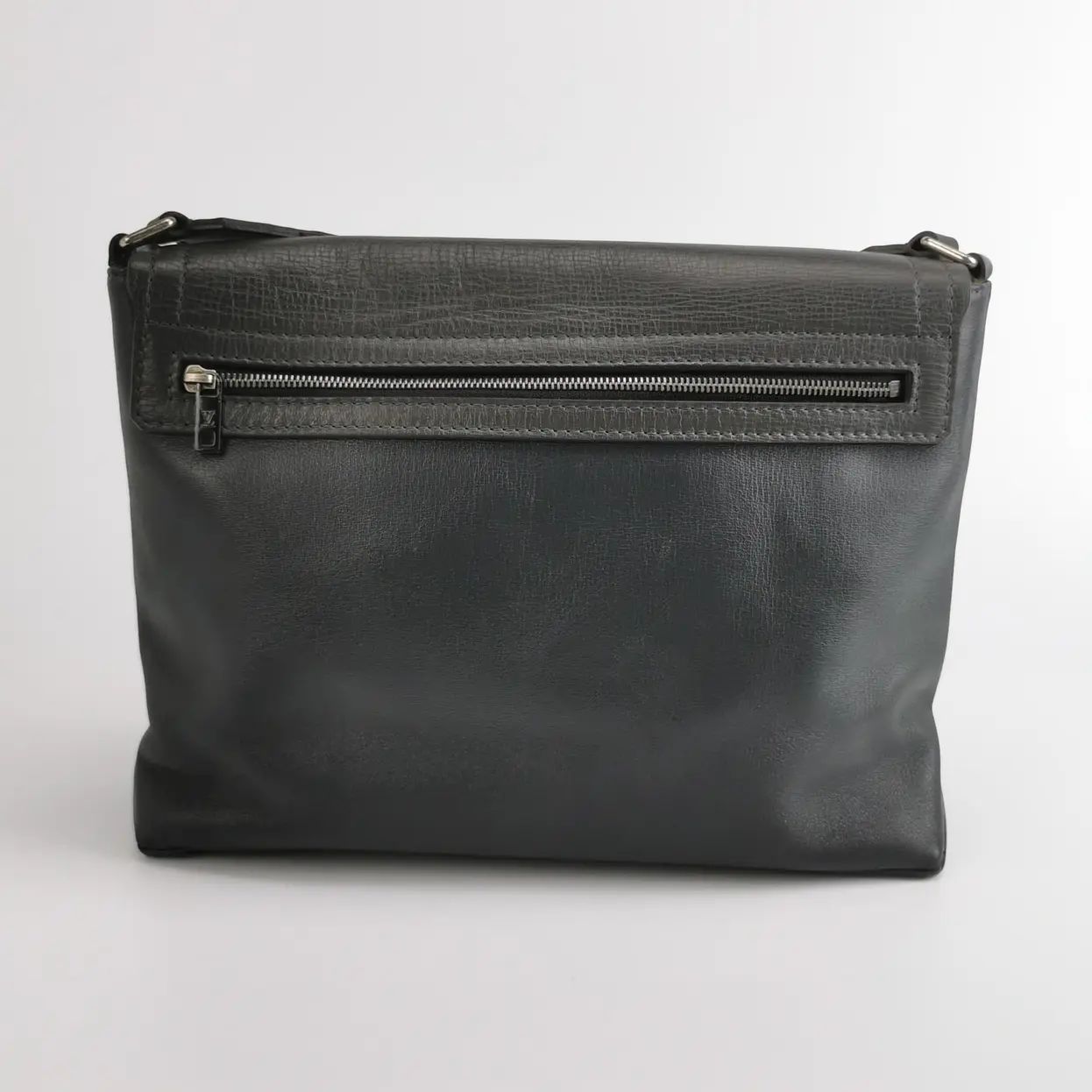 Bolsa Louis Vuitton Utah Leather Messenger Bag