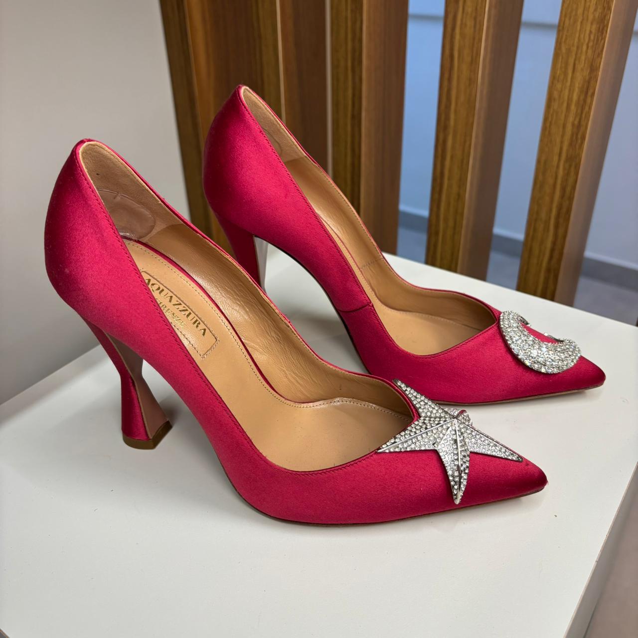 Scarpin Aquazzura vermelho TAM. 34 BR