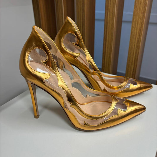Salto Gianvito Rossi dourado TAM. 34 BR
