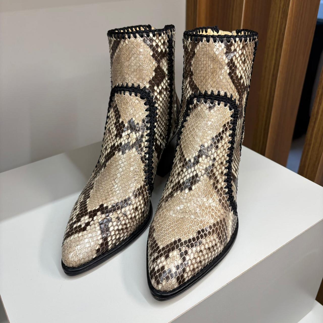 Botas de cano curto Alexandre Birman Python TAM. 33 BR