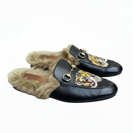 Mule Gucci com pelinhos Tam. 37 BR