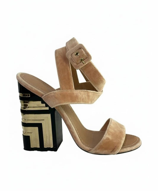 Sandália Louis Vuitton Bege tam. 35 BR