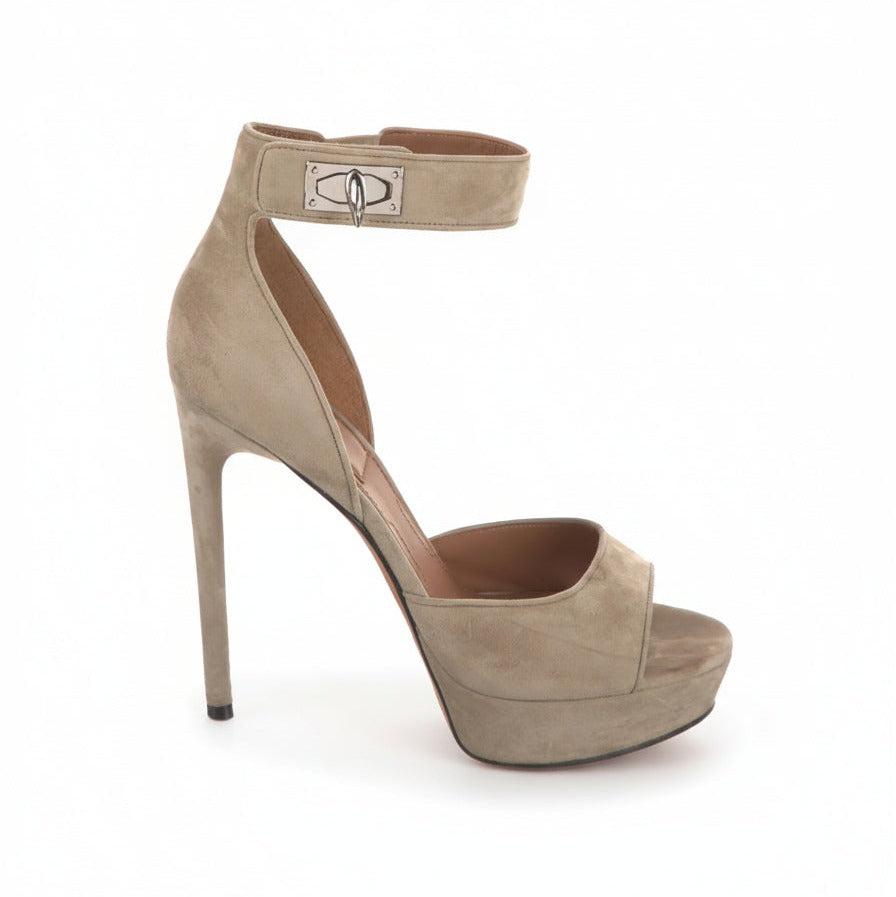 Sandália Givenchy fendi tam. 34 BR