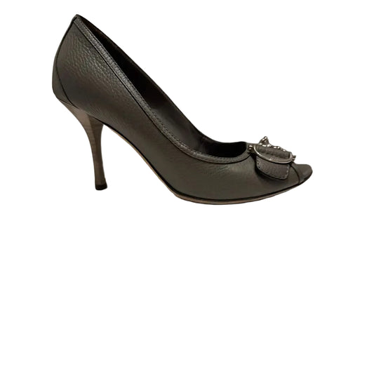 Sandália Gucci Cinza Tam. 37 br