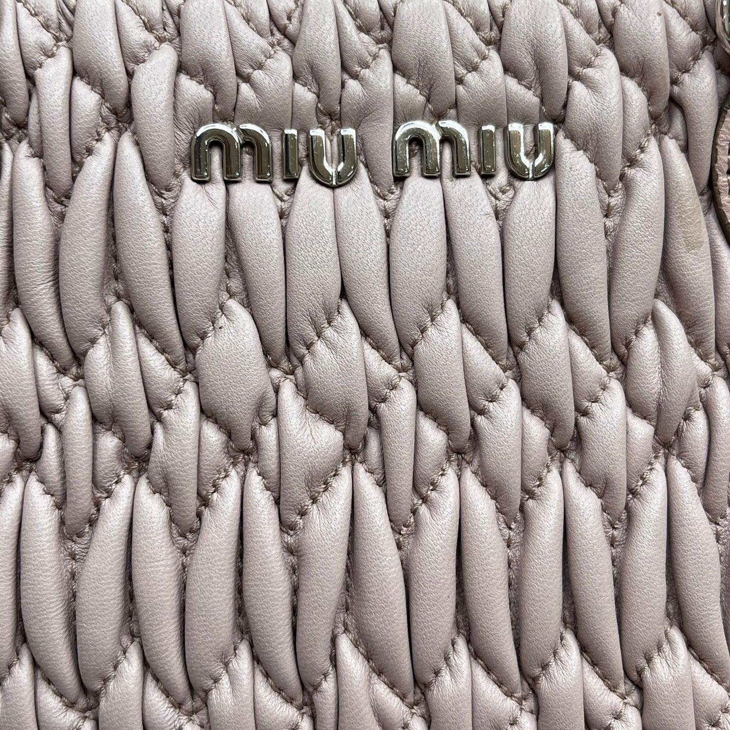 Bolsa Miu Miu Matelassê Roxo Claro