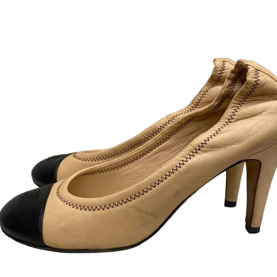 Scarpin Chanel Elastic Cap Toe Bicolor Bege Tam. 36 Br