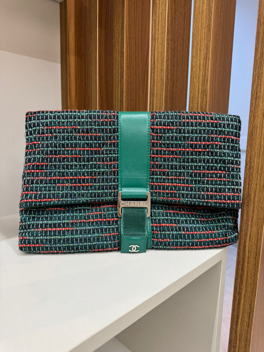 Clutch Chanel Verde Bordada