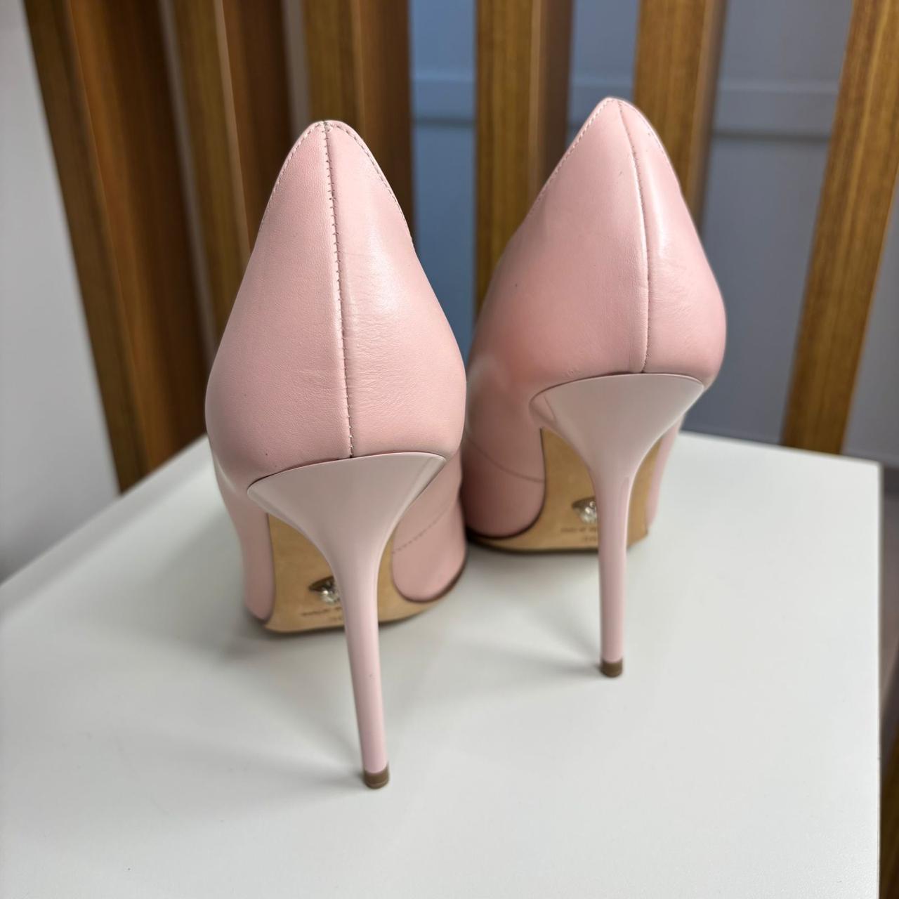 Scarpin Versace rosa TAM. 34 BR